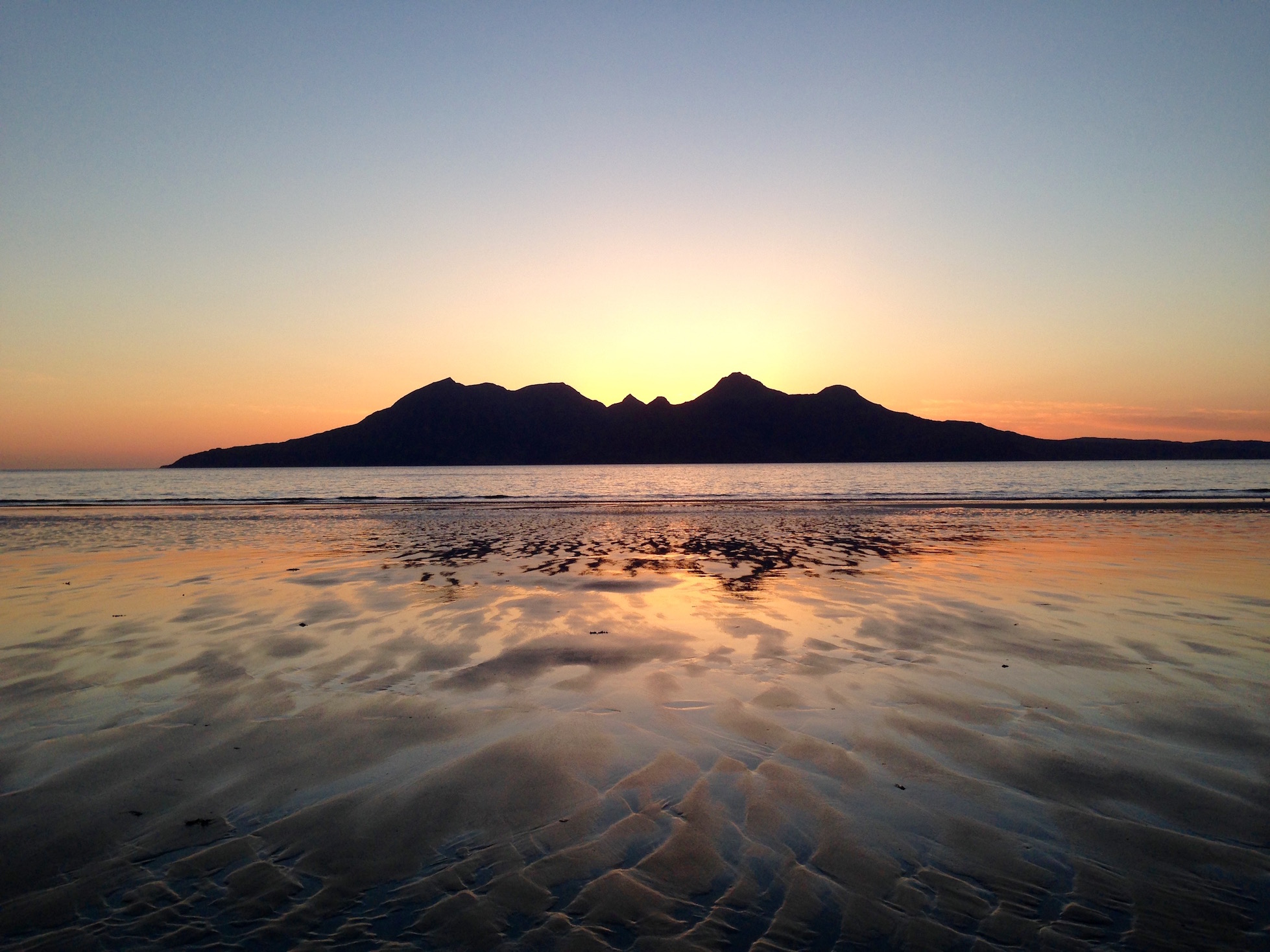 25-Laig-Beach-on-Eigg-looking-out-to-sunset-over-Isle-of-Rum-1